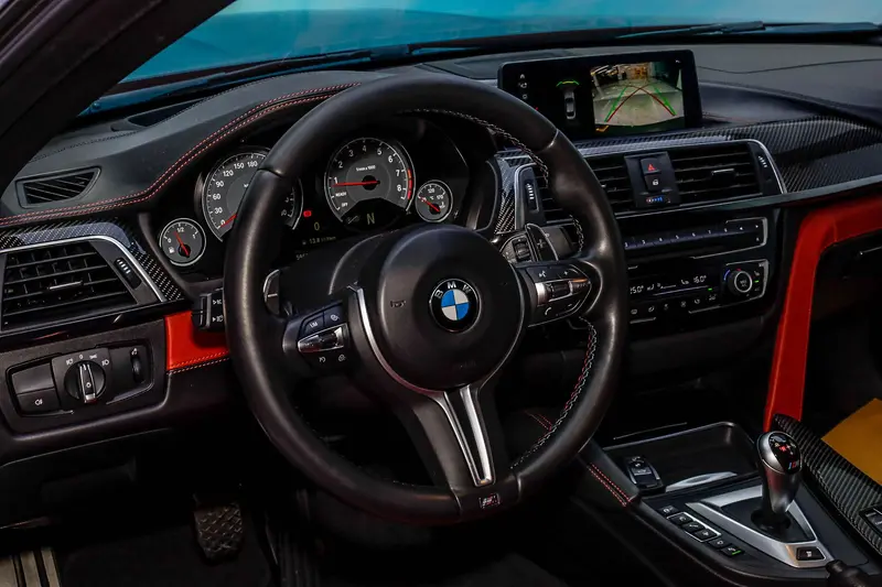 BMW M4 — фото 12