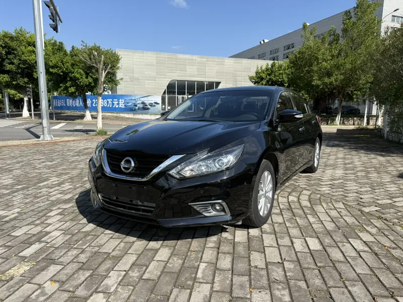 Nissan Teana 2.0 L XL