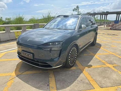 AITO M9