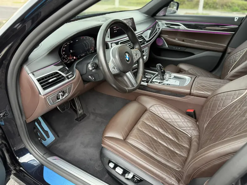 BMW 7 Series — фото 13