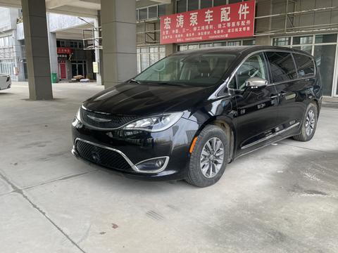 Chrysler Pacifica PHEV (Import)
