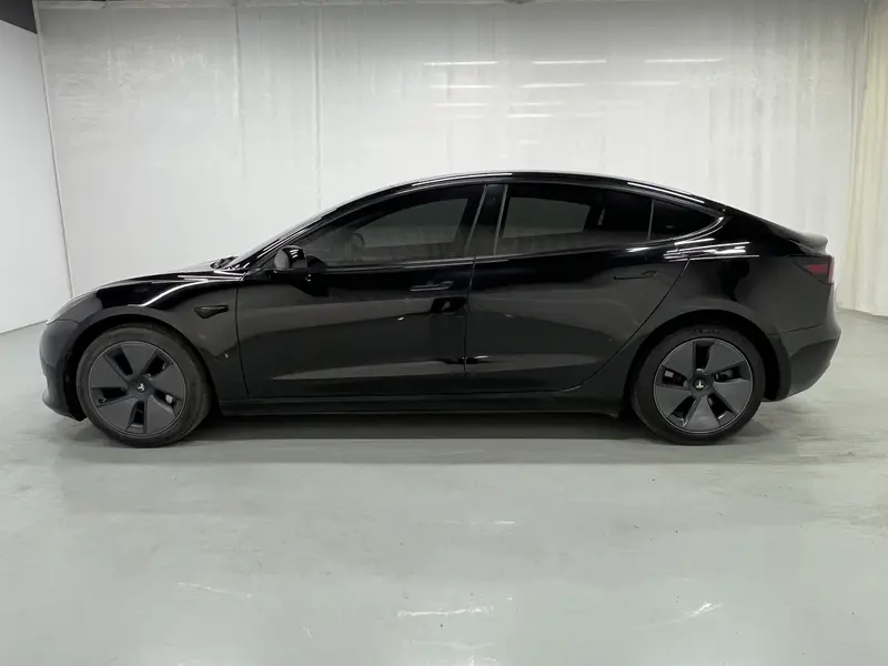 Tesla Model 3 — фото 4