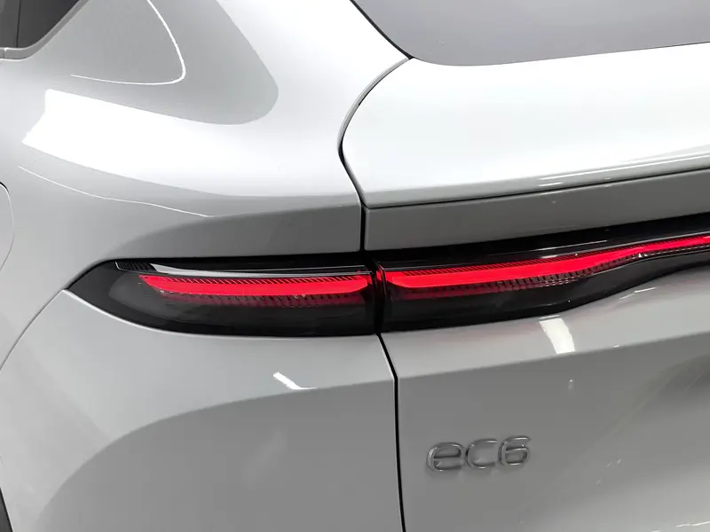 NIO EC6 — фото 10
