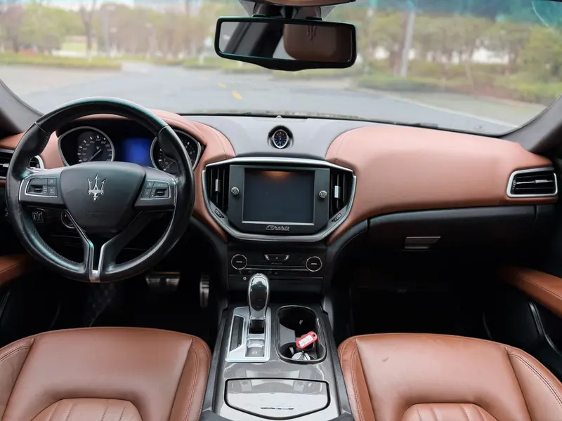 Maserati Ghibli 3.0 T — фото 7