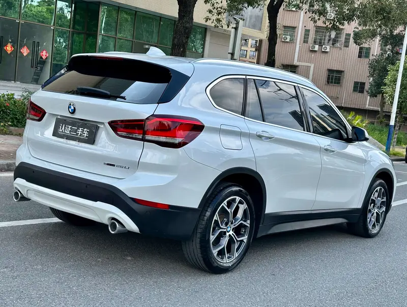 BMW X1 — фото 7