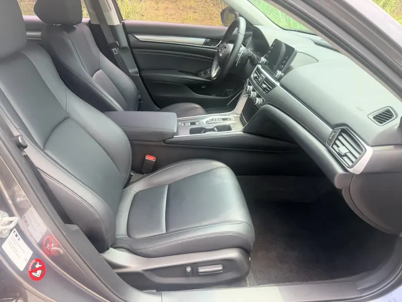 Honda Accord — фото 9