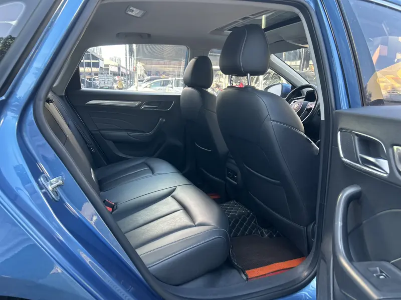 Roewe i 6 20 T AT Flagship — фото 13
