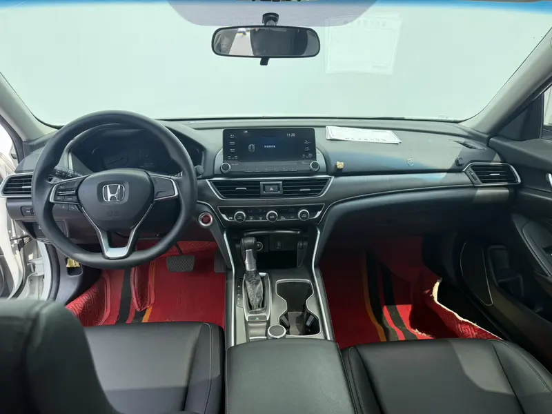 Honda Accord — фото 7