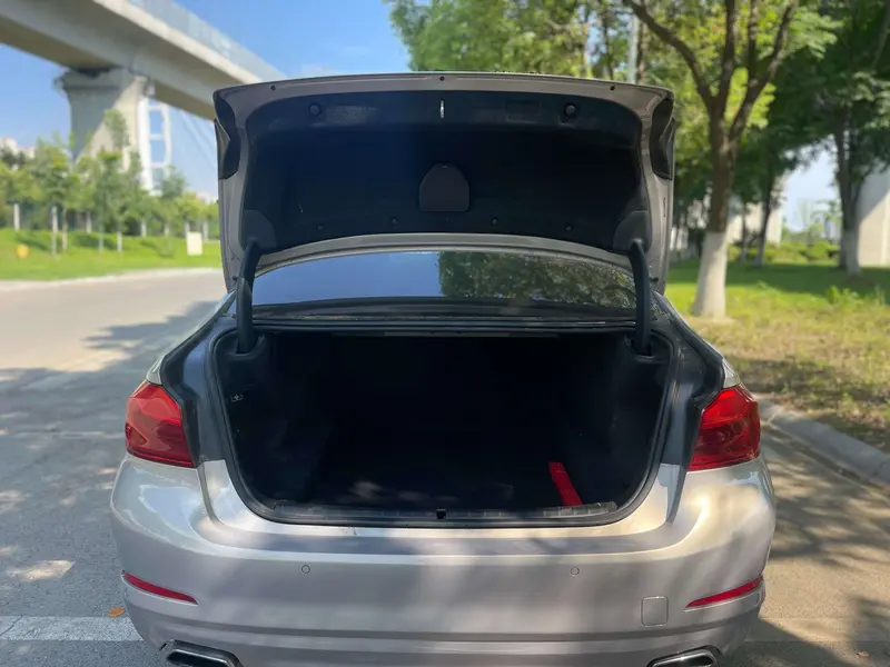 BMW 5 Series — фото 12