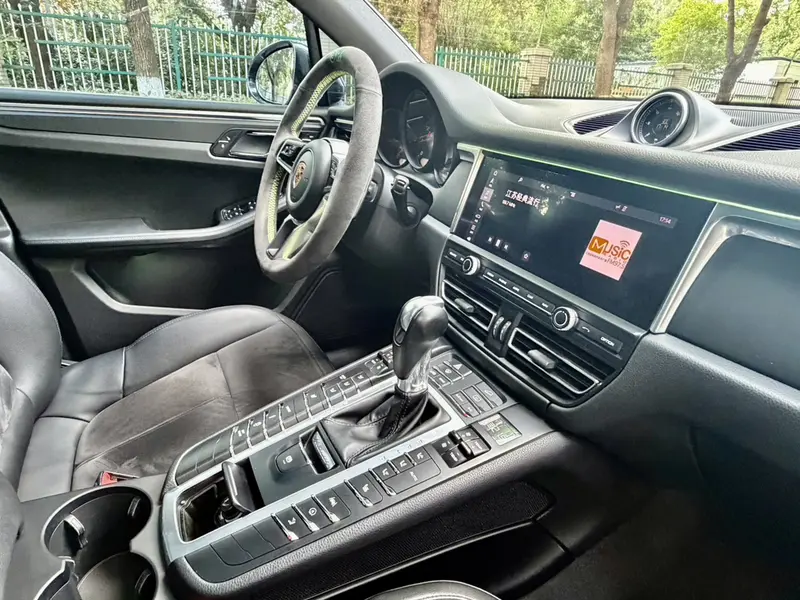 Porsche Macan 2.0 T — фото 6