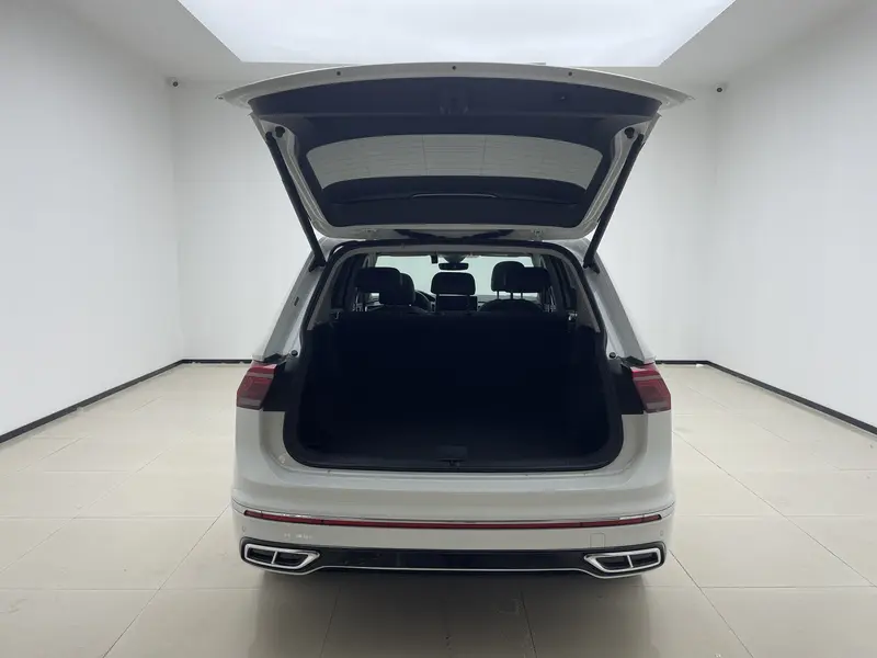 Volkswagen Tiguan L — фото 20