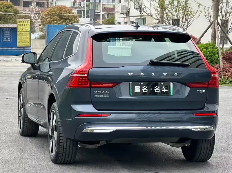 Volvo XC60 — фото 4