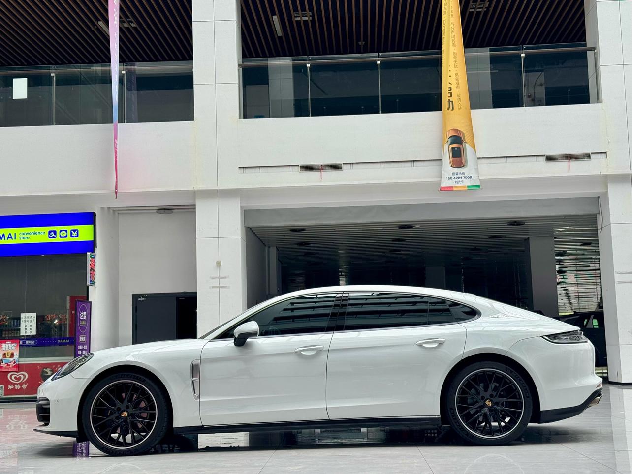 Porsche Panamera: фотография 4 из 13
