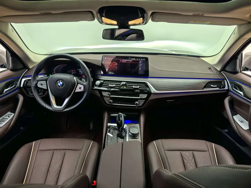 BMW 5 Series — фото 11