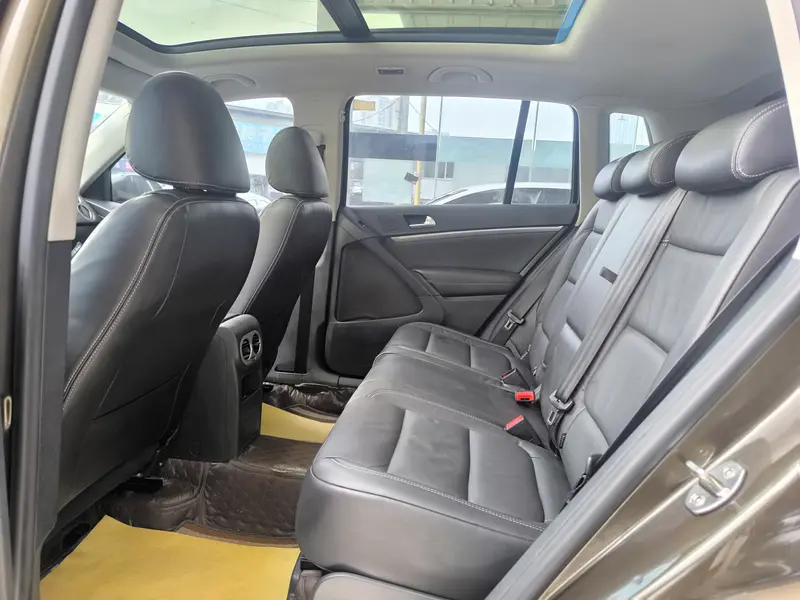 Volkswagen Tiguan — фото 8