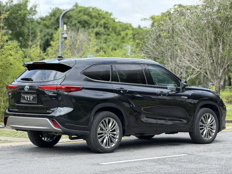 Toyota Highlander — фото 6