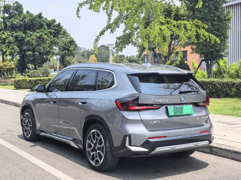 BMW iX1 xDrive30L X — фото 4