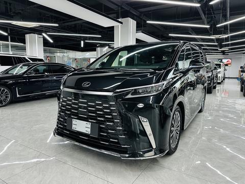 Lexus LM