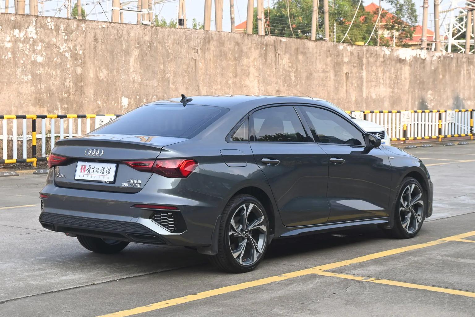 Audi A3: фотография 6 из 23