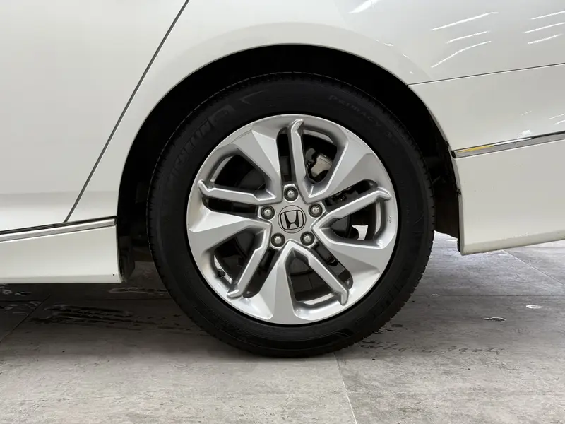 Honda Accord — фото 11