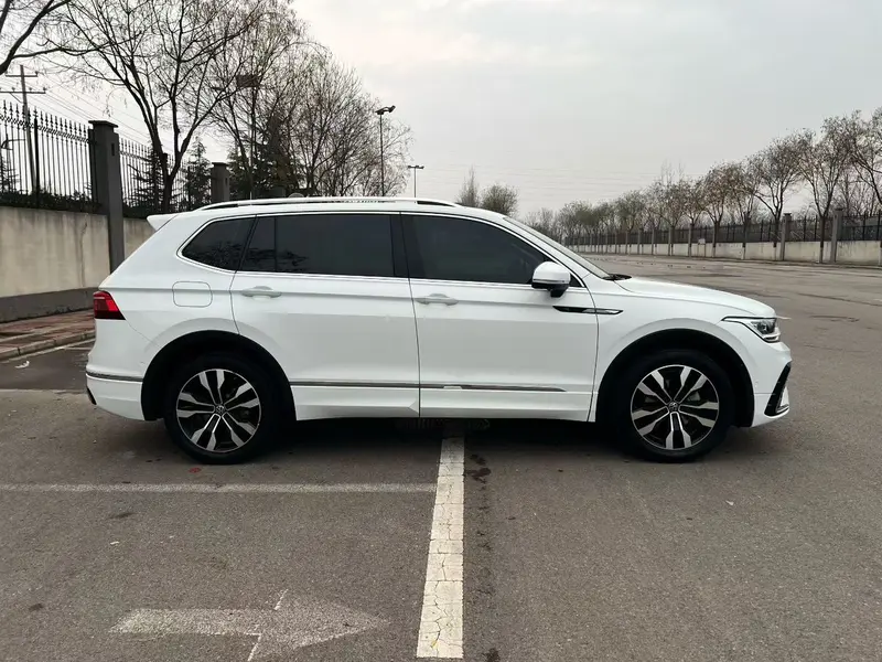 Volkswagen Tiguan L — фото 5