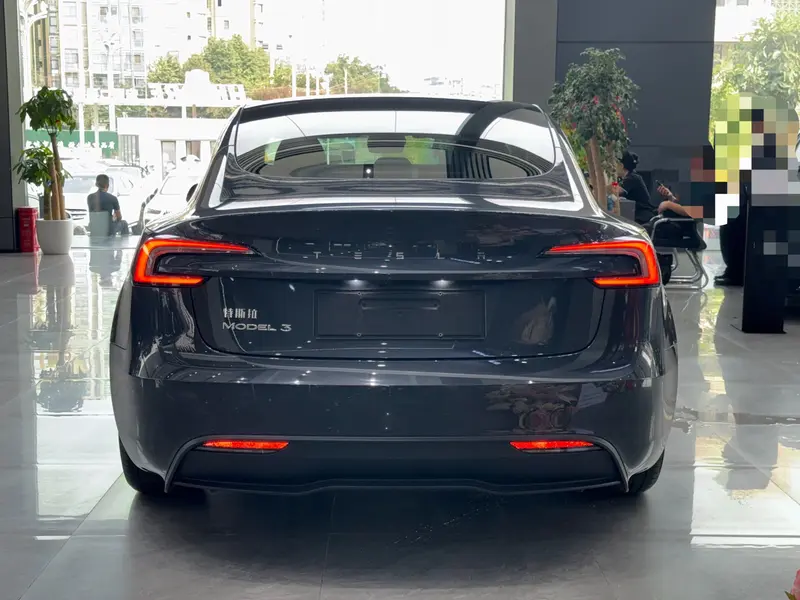Tesla Model 3 задний привод — фото 4