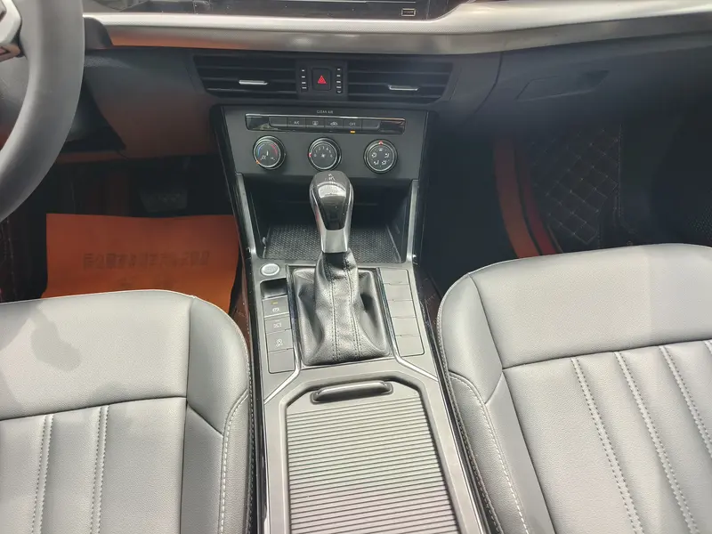 Volkswagen Passat — фото 15