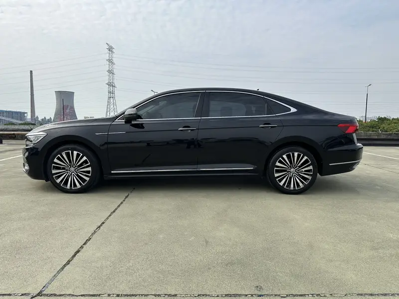 Volkswagen Passat — фото 4