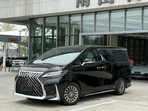Lexus LM