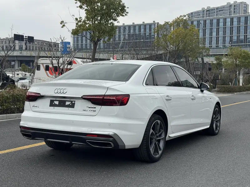 Audi A 4 L 40 TFSI — фото 6