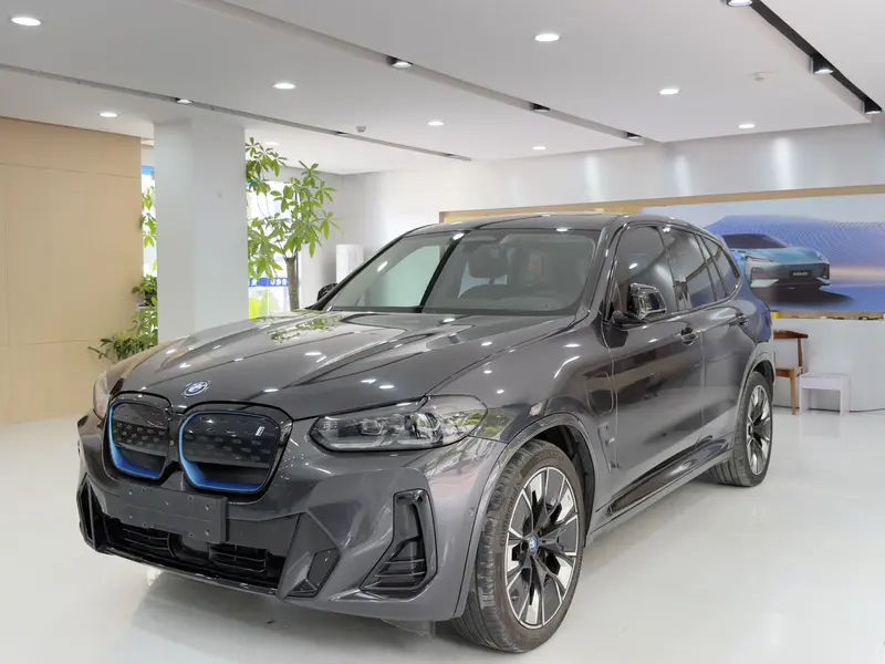 BMW i X 3