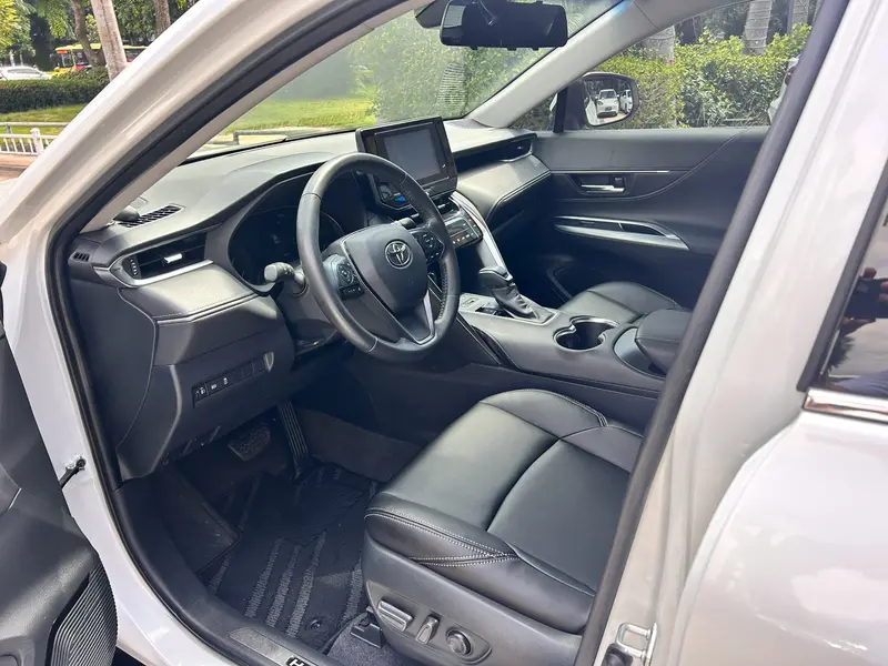Toyota Harrier — фото 8