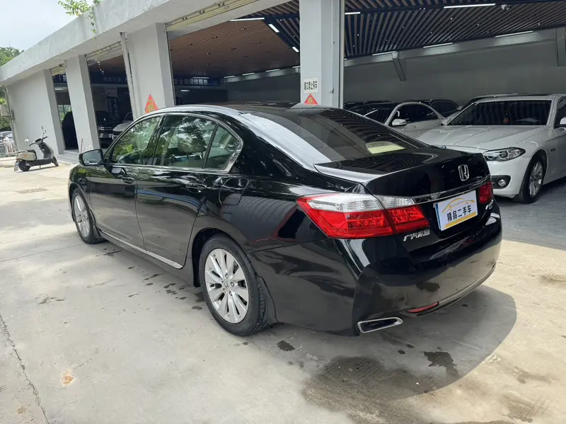 Honda Accord — фото 4