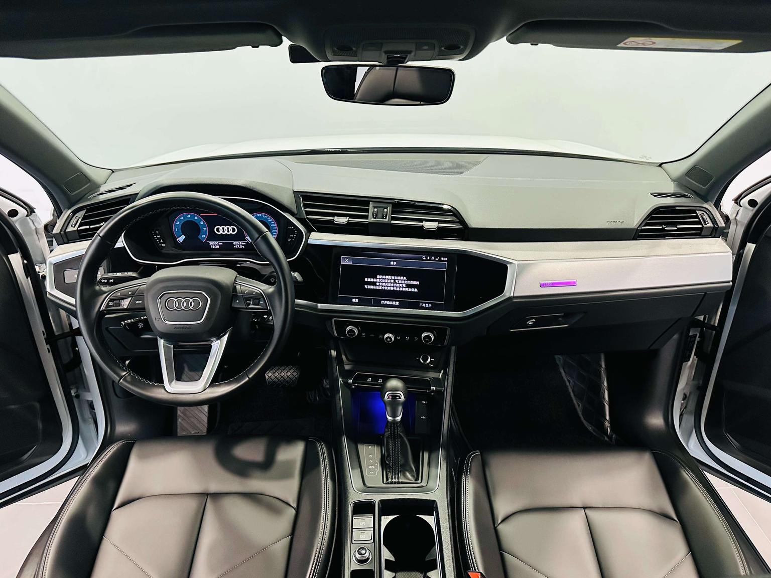 Audi Q3: фотография 7 из 16