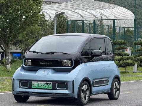 Baojun E300