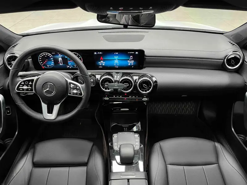 Mercedes-Benz A-Class — фото 9