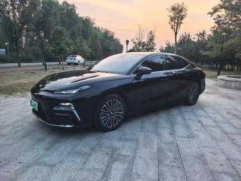 Geely Galaxy Starshine 8 PHEV