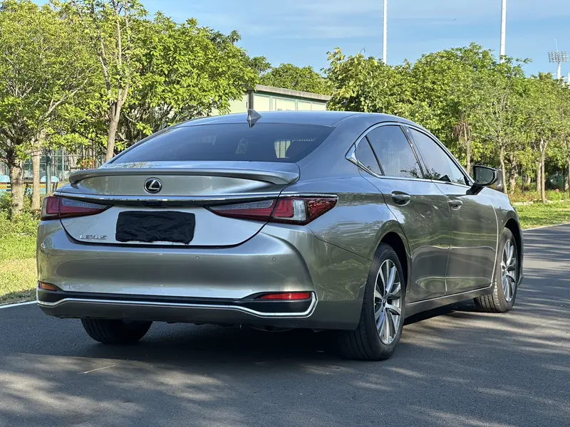 Lexus ES — фото 6
