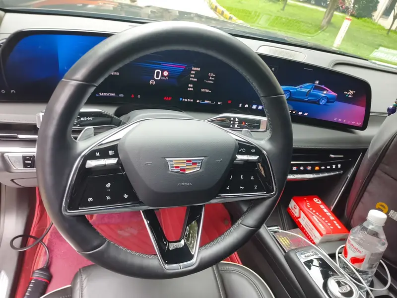 Cadillac CT6 — фото 11