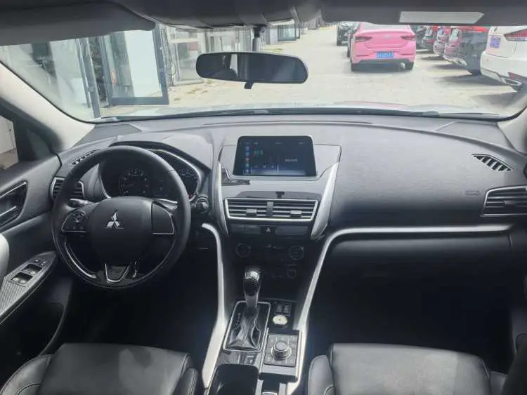 Mitsubishi Eclipse Cross — фото 7