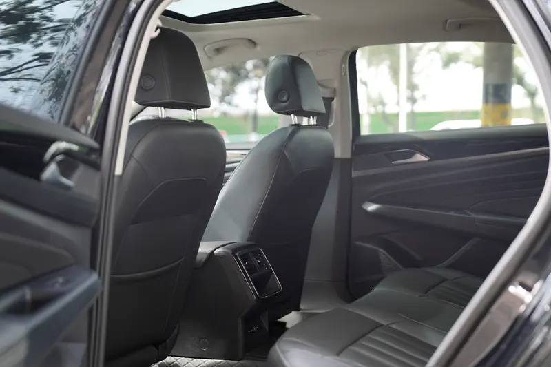 Volkswagen Passat — фото 10