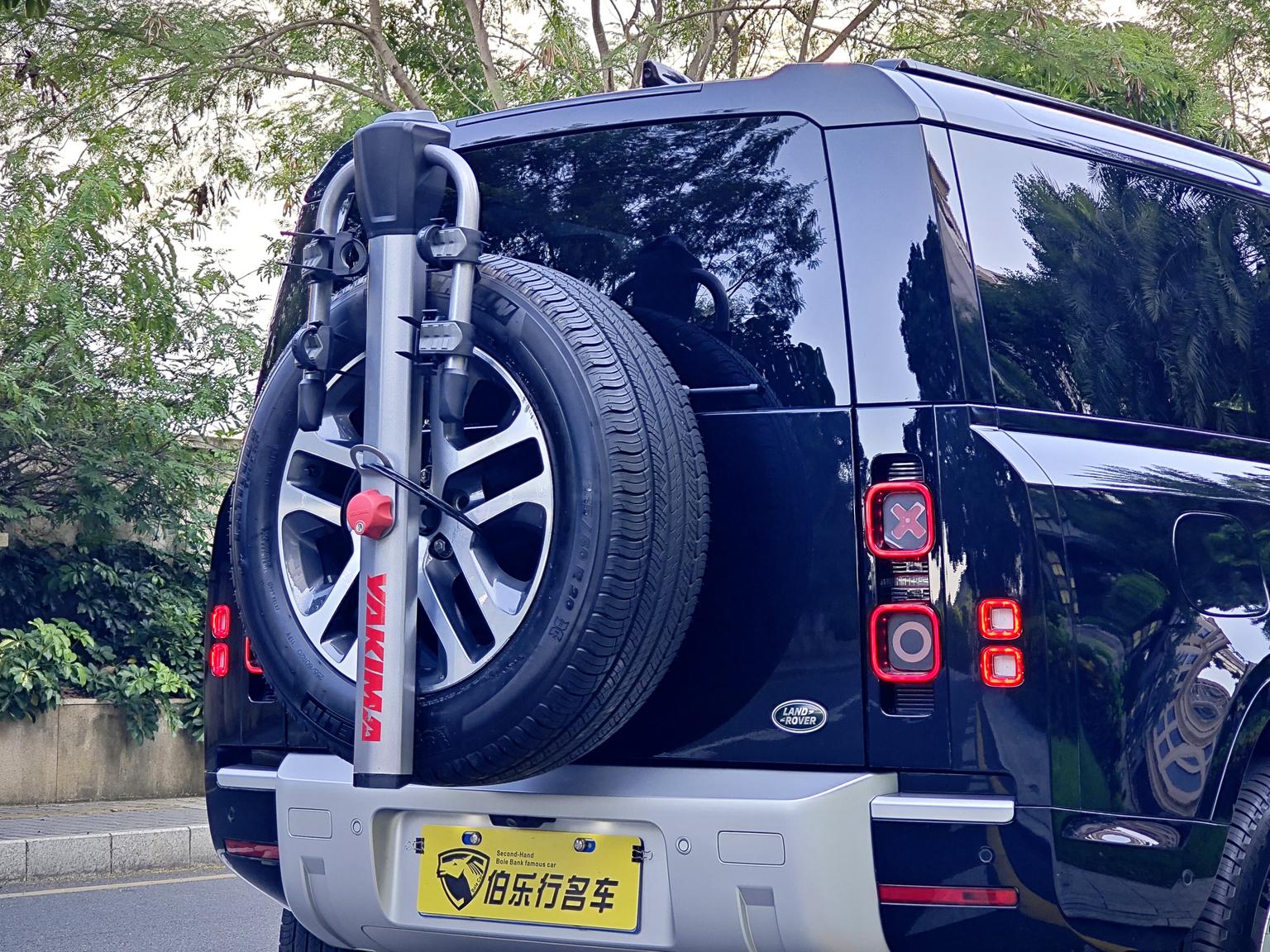 Land Rover Defender: фотография 29 из 32