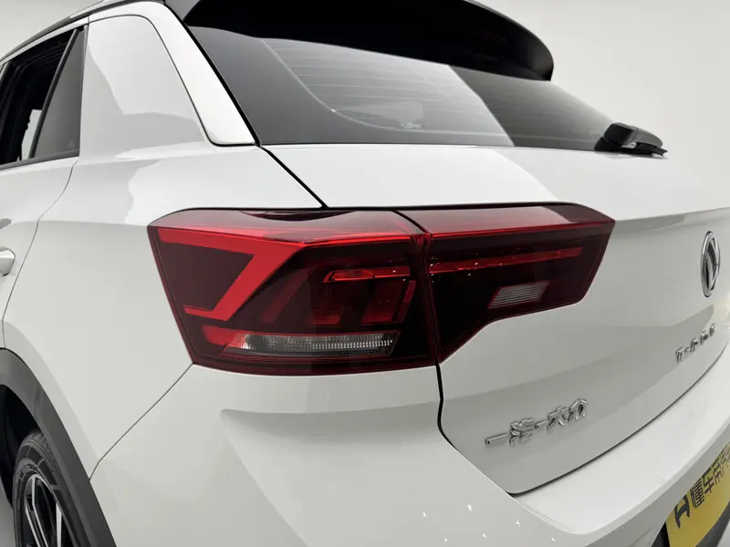 Volkswagen T-Roc — фото 3