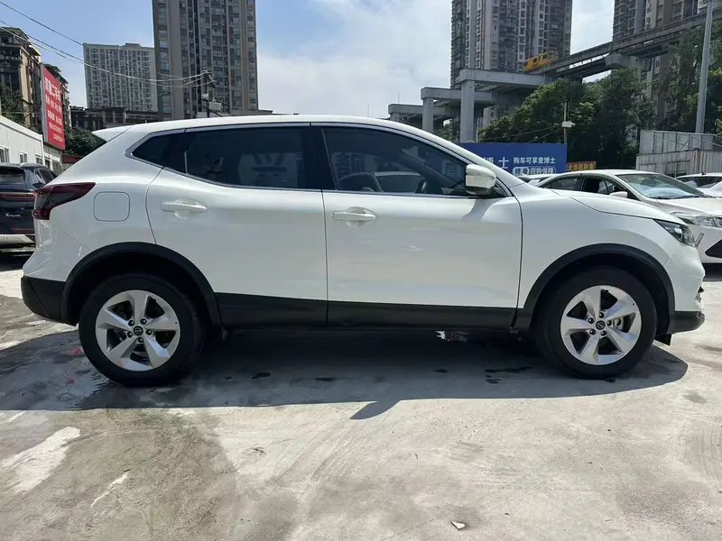 Nissan Qashqai 2.0 L Comfort — фото 7