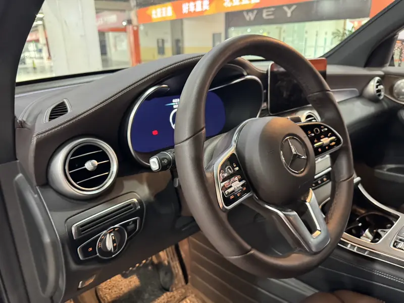 Mercedes-Benz GLC — фото 13
