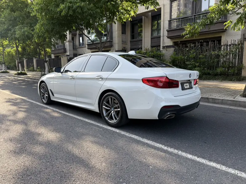 BMW 5 Series 525i M спортпакет — фото 5