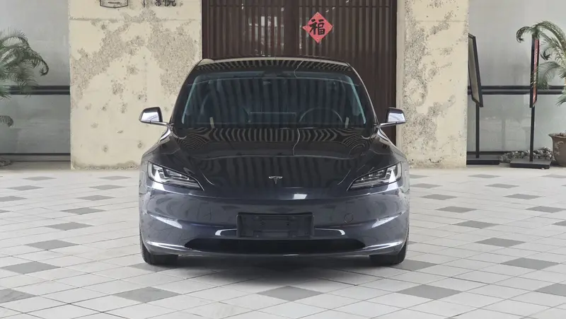 Tesla Model 3 — фото 2