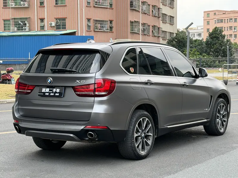 BMW X5 — фото 6
