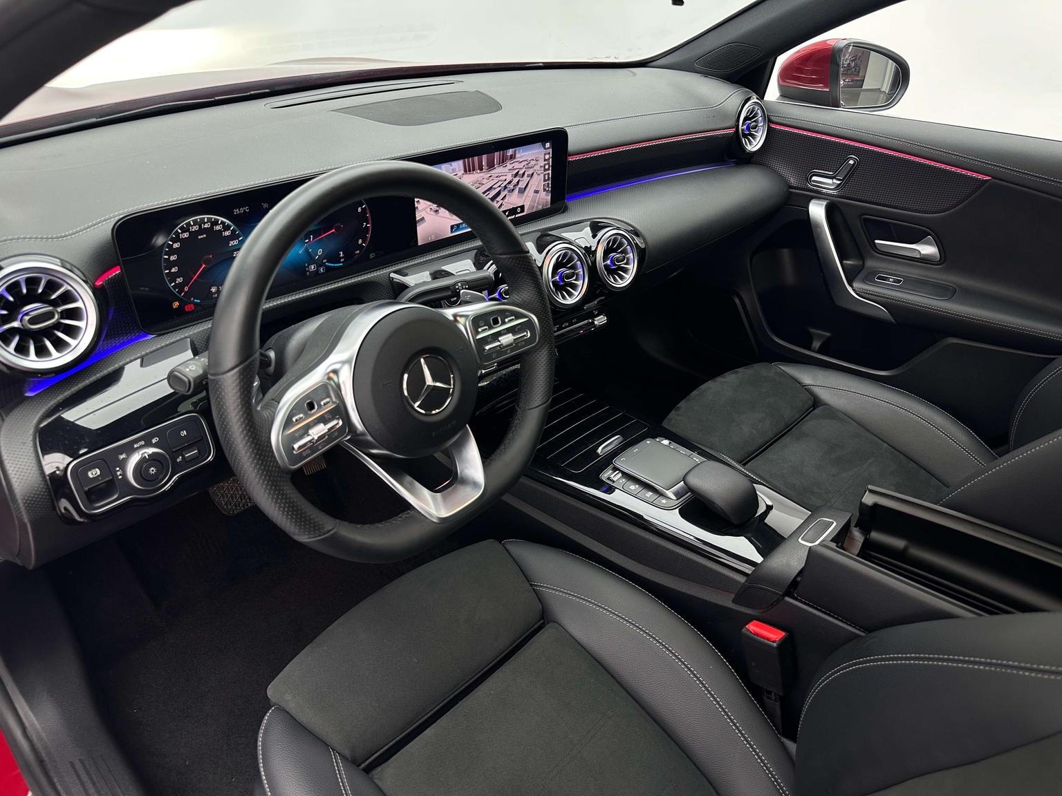 Mercedes-Benz A-Class: фотография 16 из 32