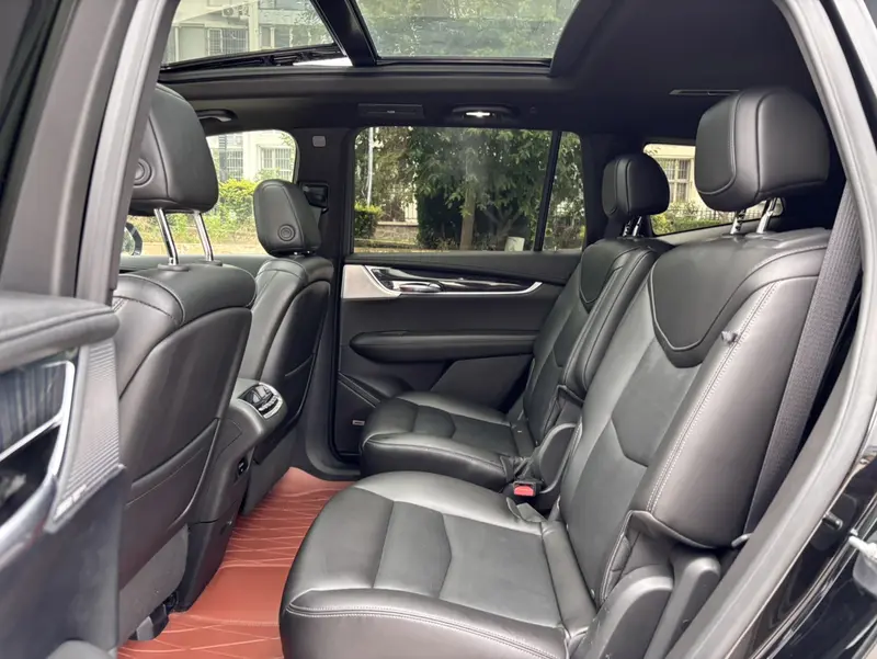 Cadillac XT6 — фото 13